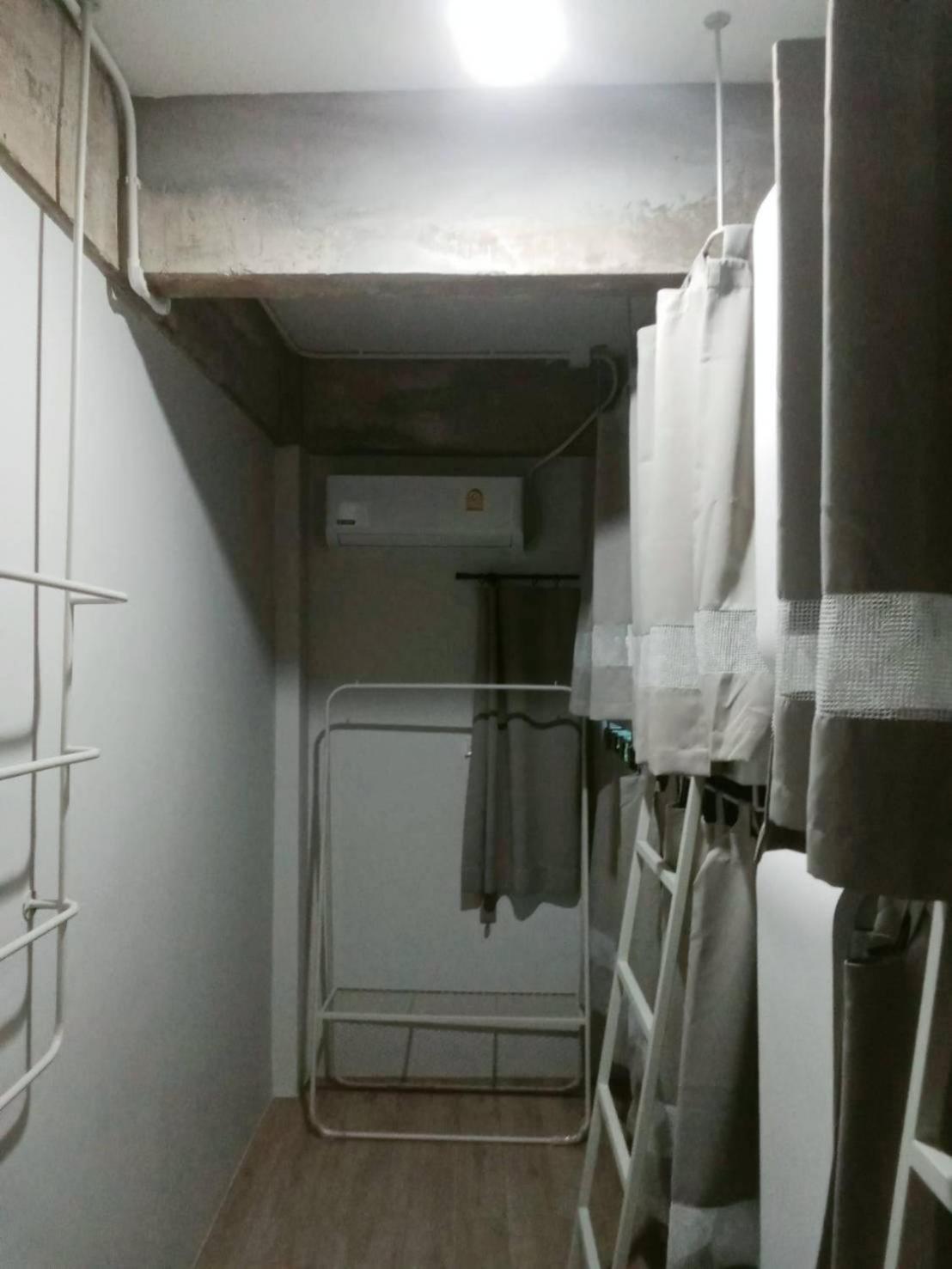 Bedspread Hostel (Adults Only) Bangkok Exterior foto